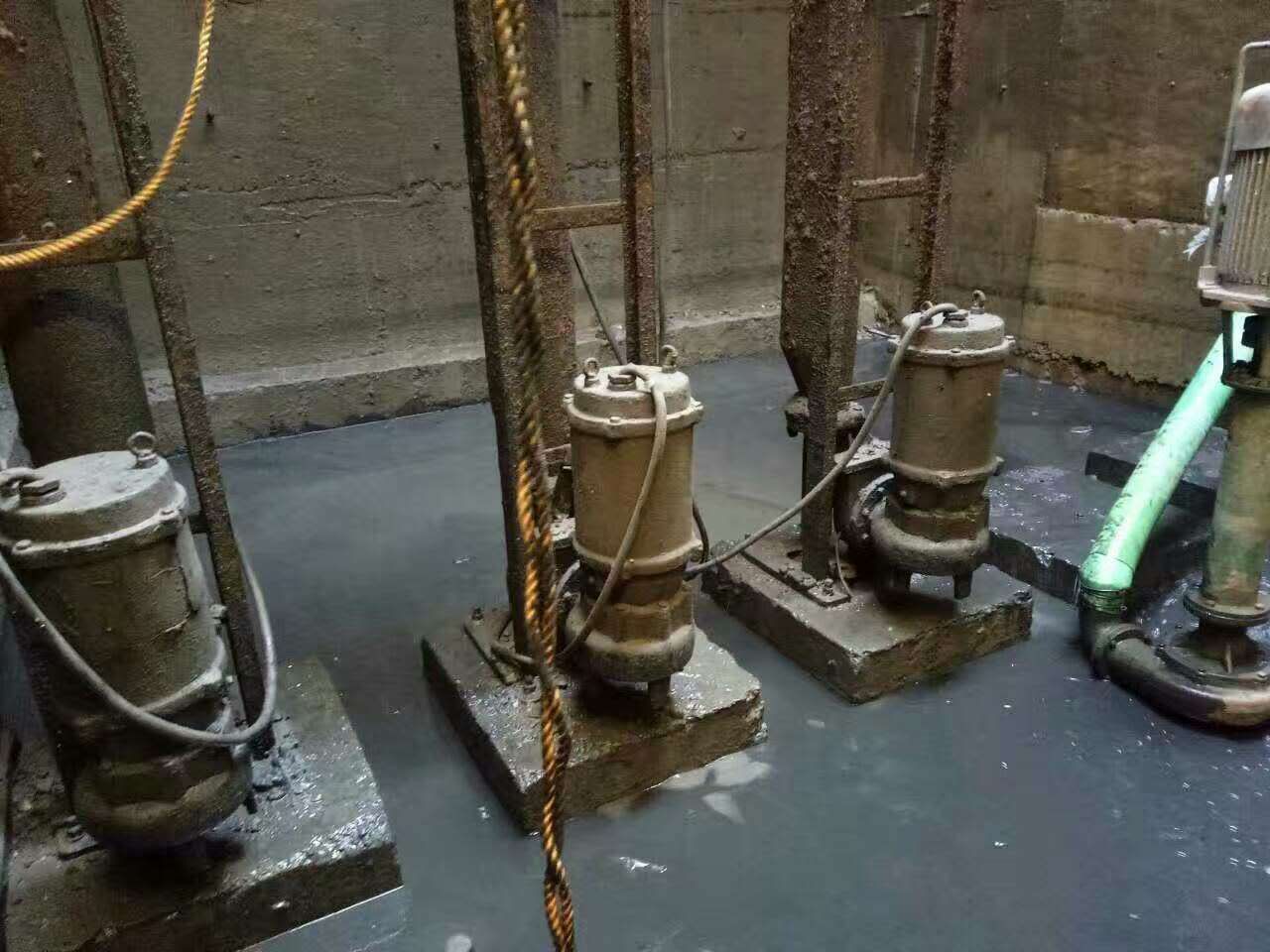 藁城污水池清理